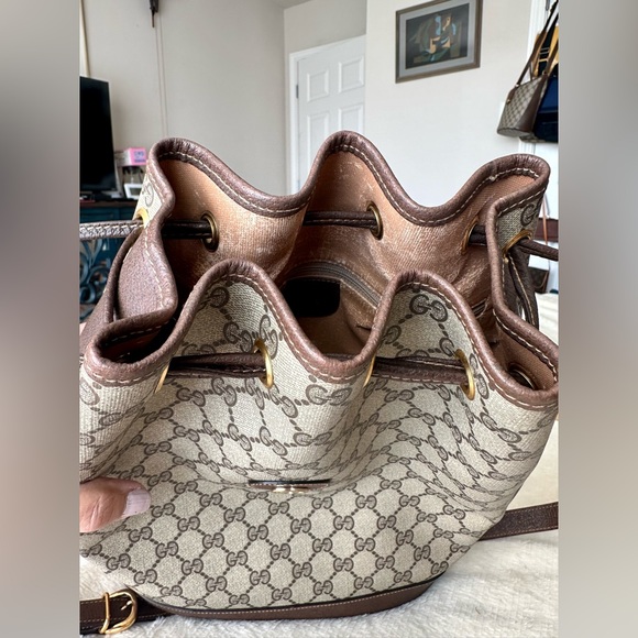 Gucci Bucket Side Pullstring Shoulder Bag - Picture 12 of 16